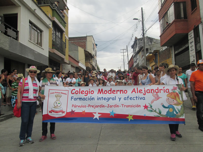 Participación el la cabalgata de caballitos de palo  11