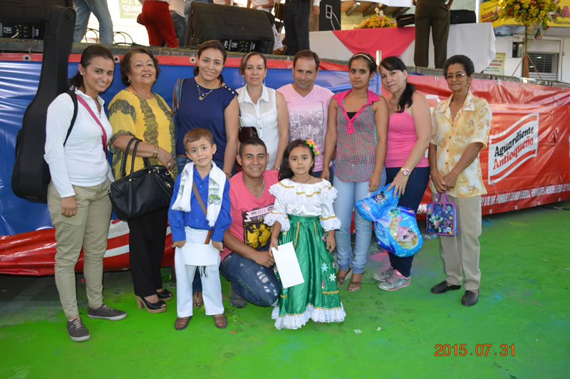 Participación en el Festival de la Canción  Colombiana