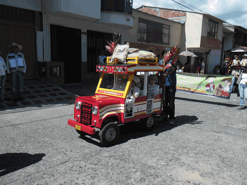 carnaval de la alegria con sabor y olor a café Quimbaya rumbo al centenario 21