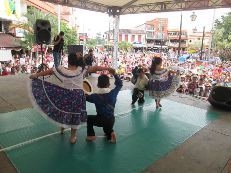 Presentación artistica Fiestas de Quimbaya 5