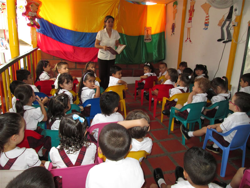 Izada de bandera Abril