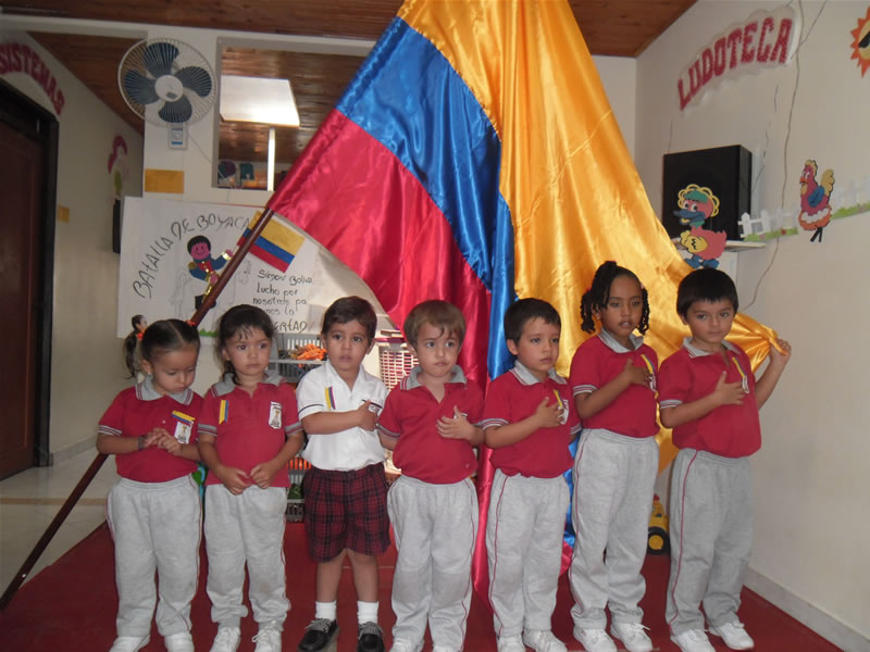 Izada de bandera Agosto tarde1