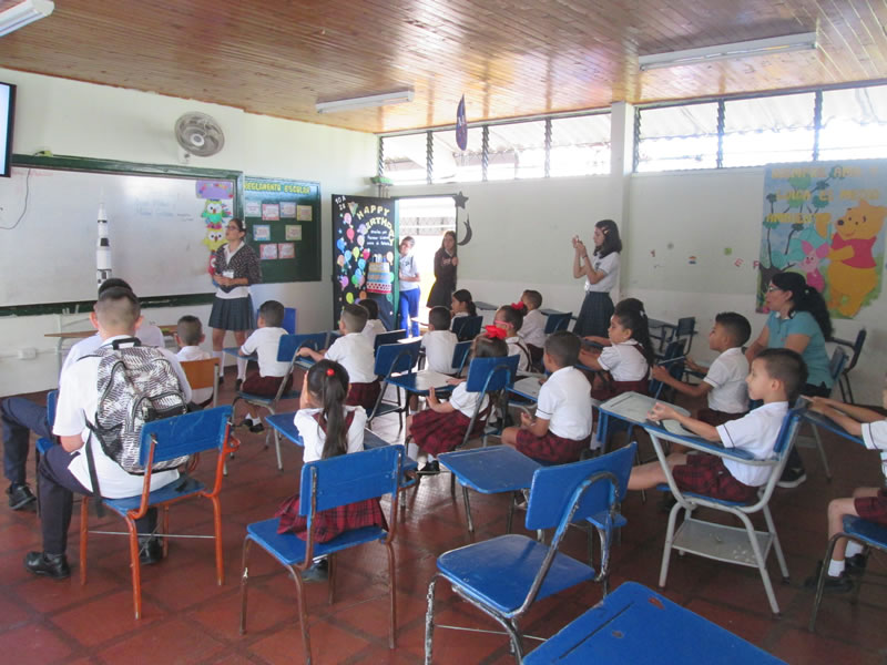 Visita colegio Mercadotecnia 2