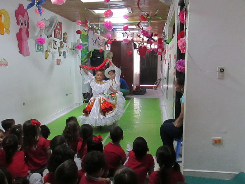 Ensayo en el colegio de bailes     3